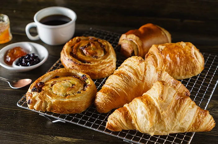 Fruit Custard Bluder Bread